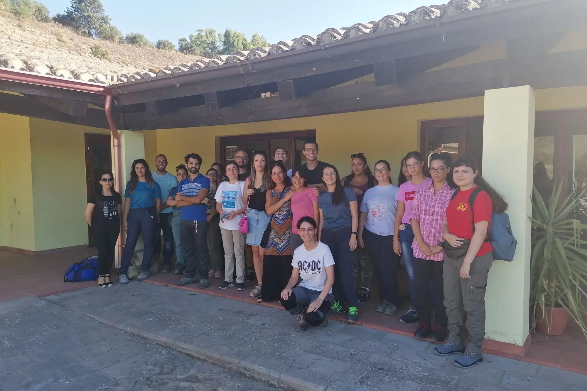 L'equipe di studiosi al lavoro a Senorbì (foto Sirigu)
