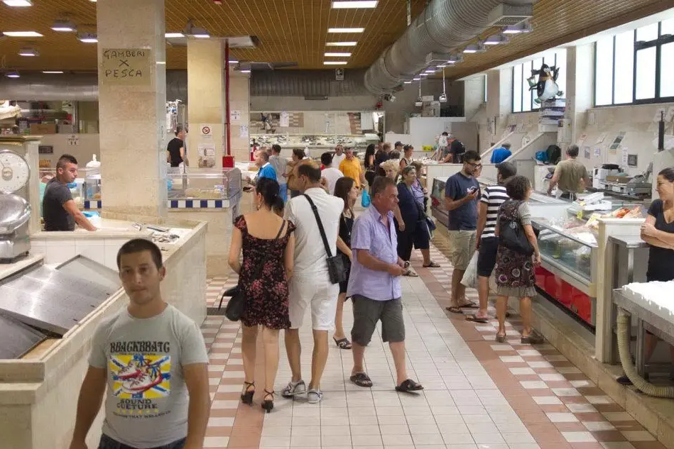 L'interno del mercato di San Benedetto, Cagliari