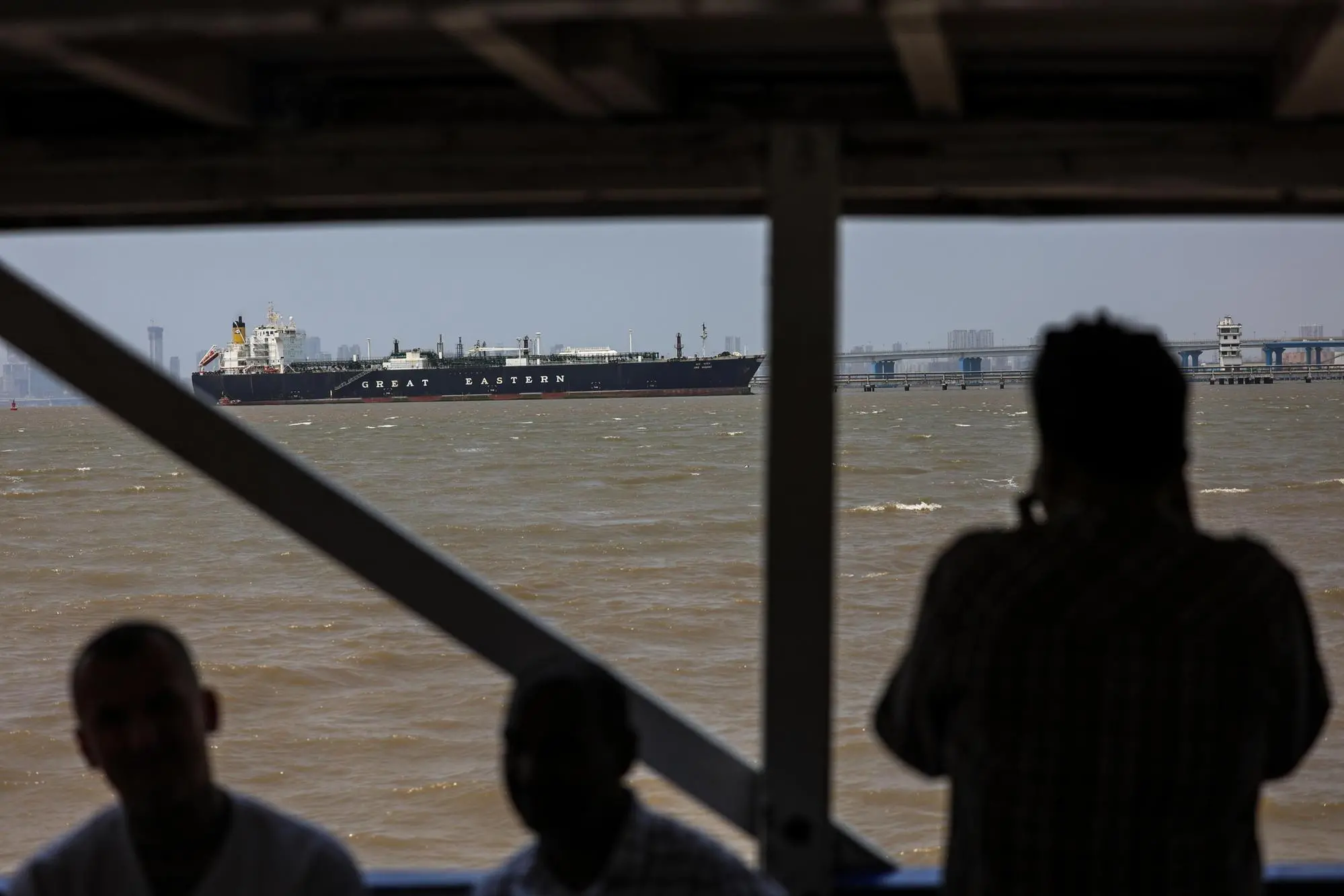 epa12864068 The Indian-flagged carrier Jag Vasant, carrying liquefied petroleum gas (LPG) via the Strait of Hormuz, arrives at Mumbai Port in Mumbai, India, 01 April 2026. Stalled shipments from the Gulf, driven by escalating Middle East conflicts, are causing widespread LPG supply disruptions across the country. EPA/DIVYAKANT SOLANKI