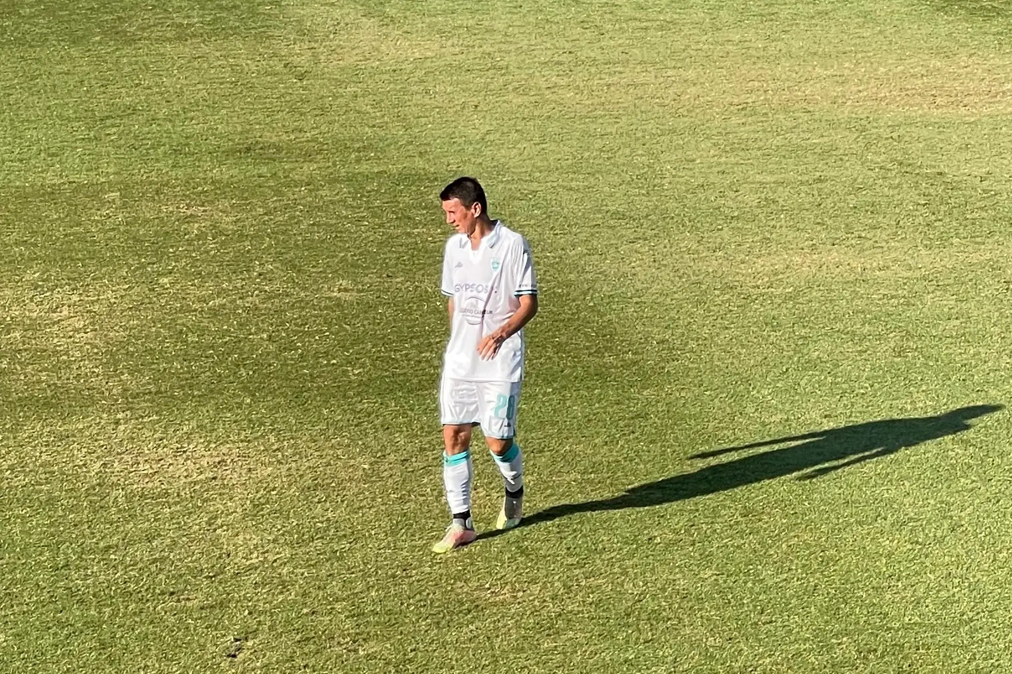 Emerson in azione nella scorsa stagione con la maglia dell’Olbia (foto Spignesi)