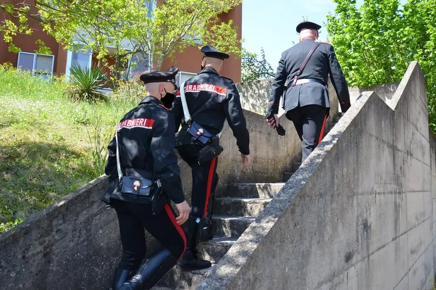 (foto carabinieri)