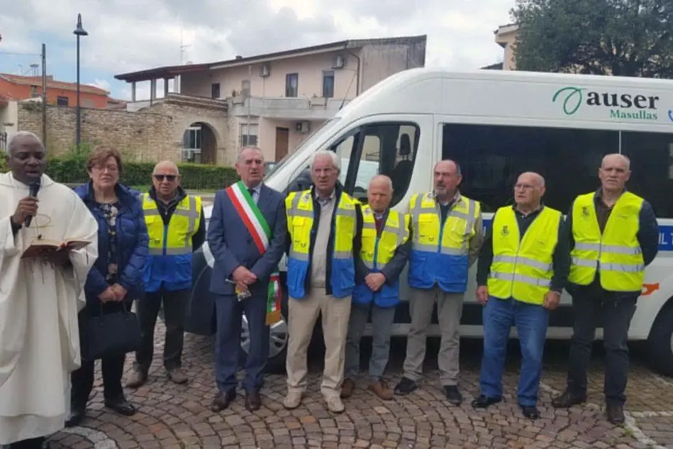 La benedizione del pullmino