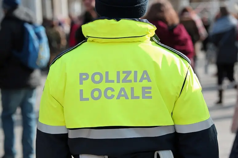 Polizia locale, immagine simbolo (Ansa)