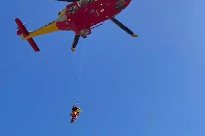 Il medico calato dall'elicottero dell'Areus