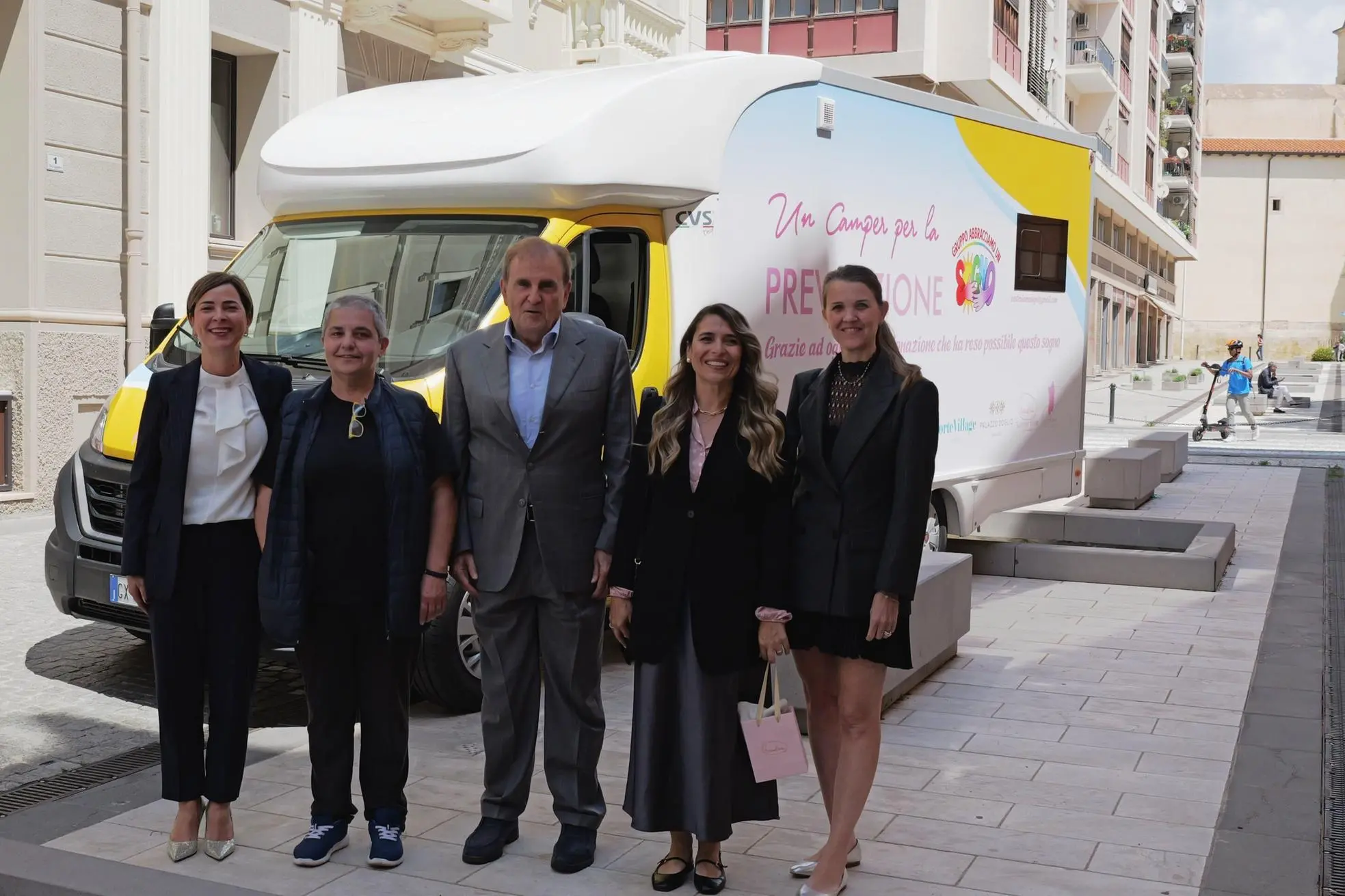 Da sinistra, Rita Loffredo, Dolores Palmas, Lorenzo Giannuzzi, Eliana Costante e Annalisa Pala