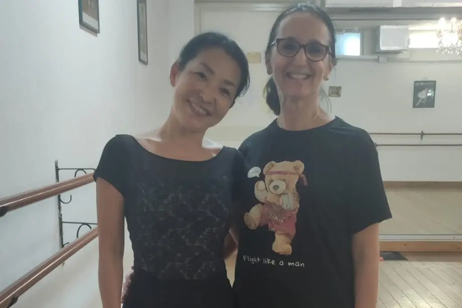 Kyoko Nakamura con l'insegnante di danza Stefania Nonis