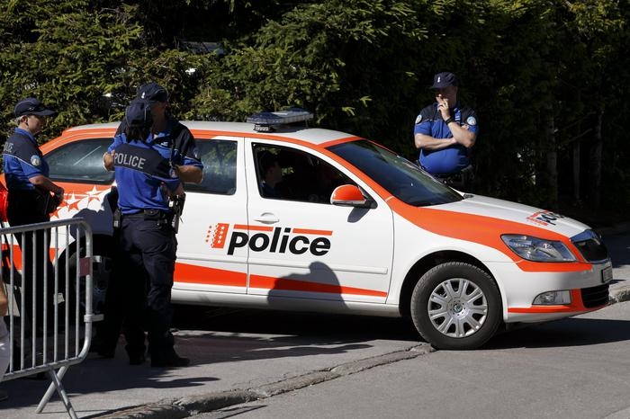 Cinque persone trovate morte a Montreux
