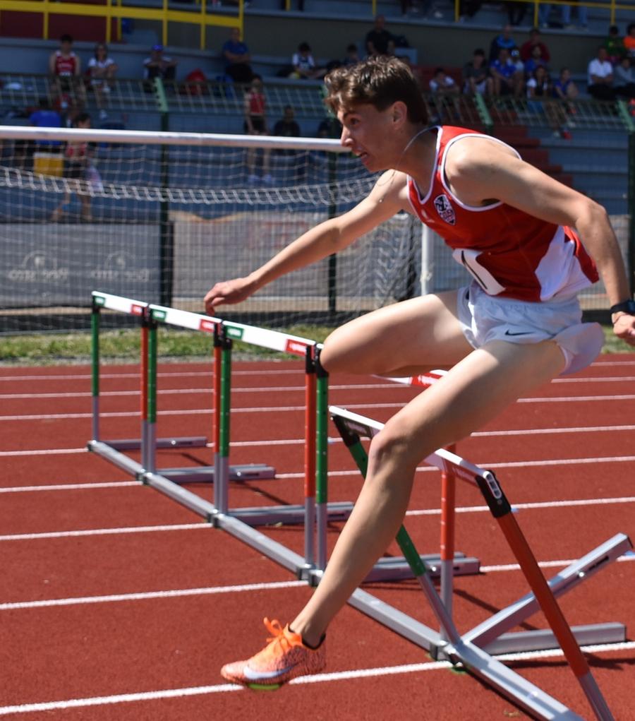 Nei 300 ostacoli primato di Alpigiano