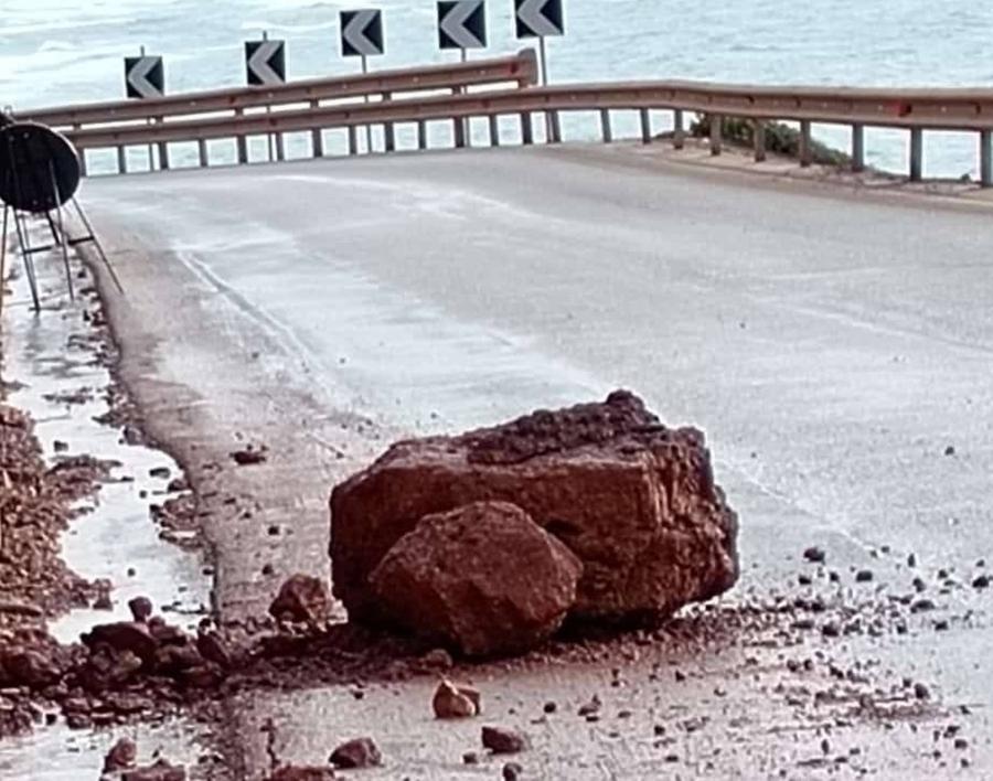 Ancora una frana nella strada per Nebida