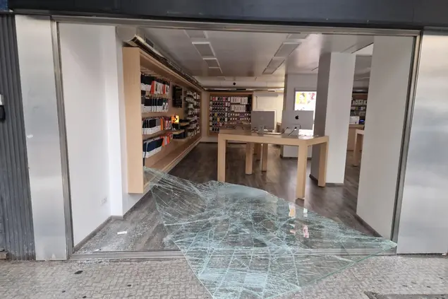 La vetrina dello store Apple