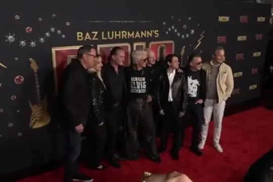 Baz Luhrmann sul red carpet di "Epic", il docufilm su Elvis Presley