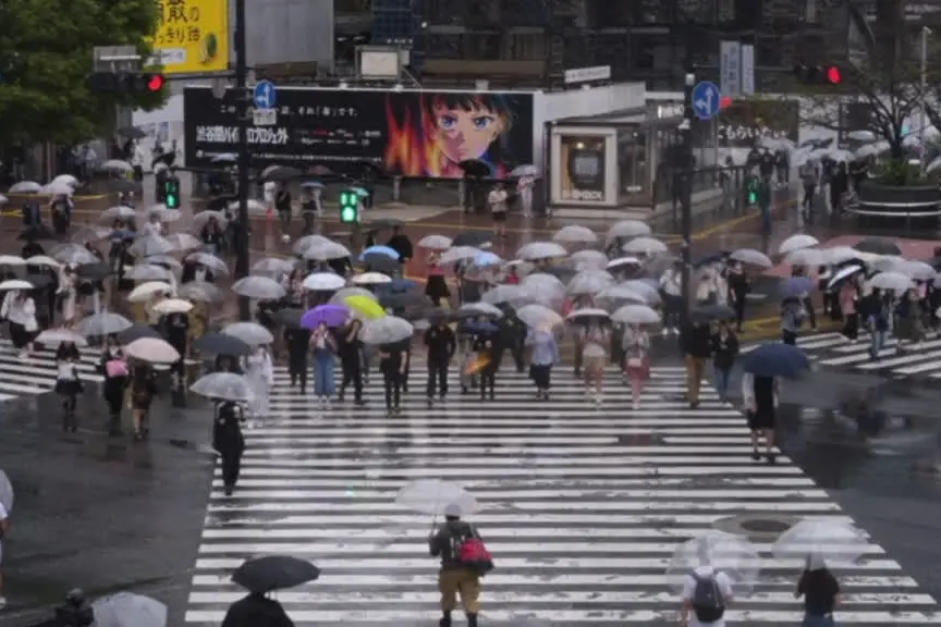 Pioggia intensa a Tokyo, la città si prepara al tifone Dujuan