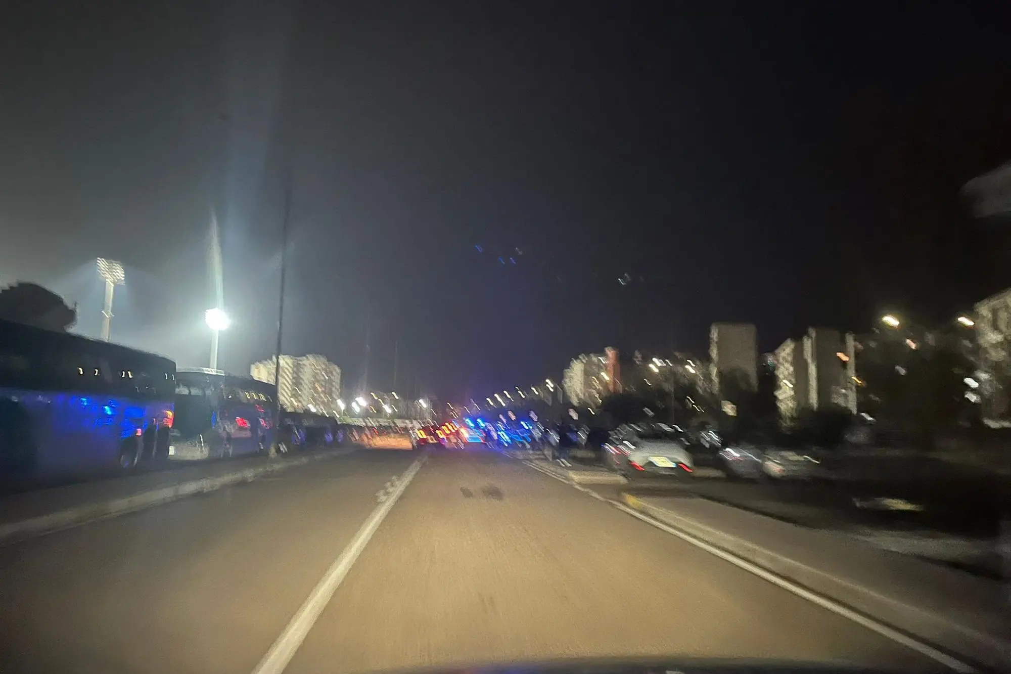 Strade intorno allo stadio al buio