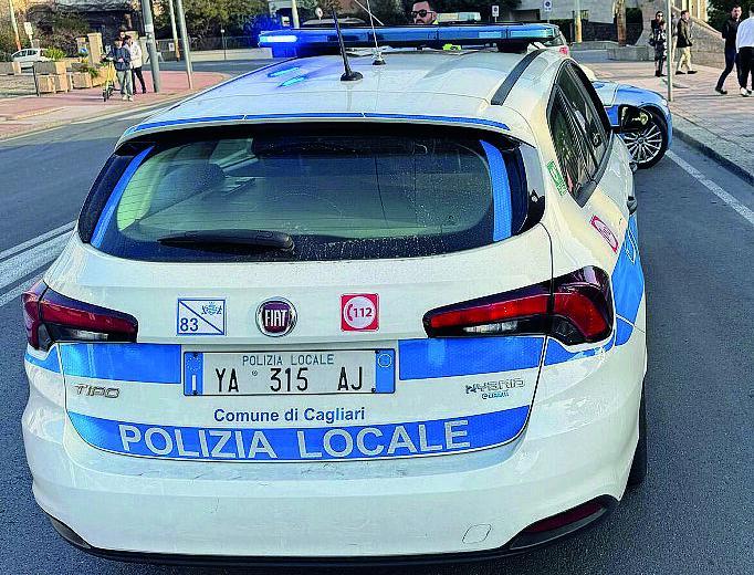 Ciclista investito da un’auto: è grave