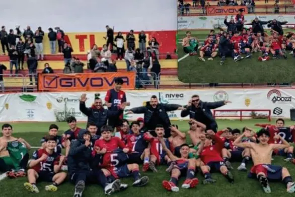 Calciatori under 15 del Porto Torres (foto concessa)