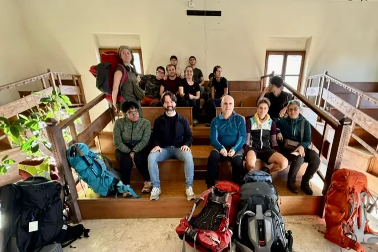 L'incontro tra il sindaco di Sorso e i Pellegrini (foto concessa)