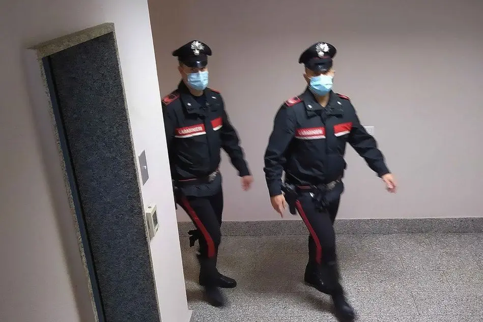(foto carabinieri)