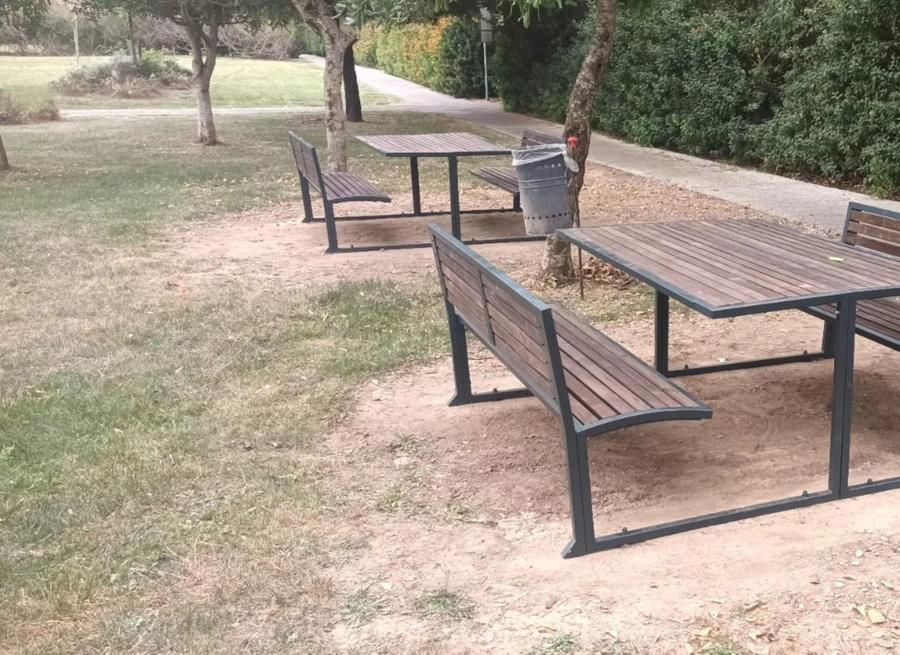 Sostituiti arredi e giochi vandalizzati nei giardini pubblici