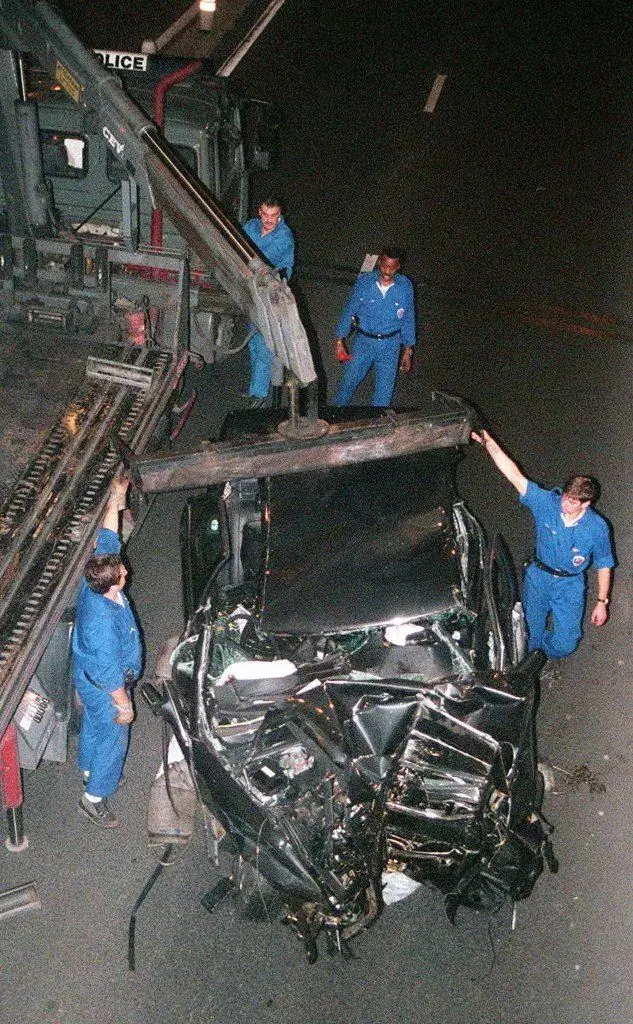 L'auto su cui viaggiava lady Diana