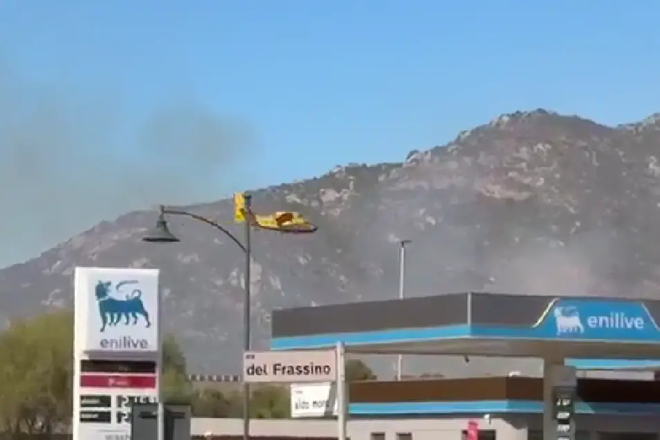 Incendio a Olbia, le immagini