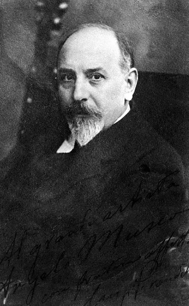Un ritratto di Luigi Pirandello negli anni '20 (Ansa)