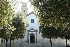 La suggestiva facciata della chiesa di Sant'Elena, risalente al XV secolo (foto L'Unione Sarda - tellini)
