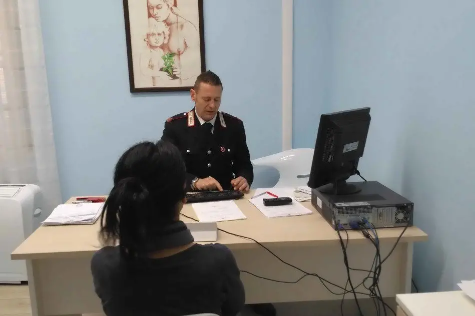 Un carabinieri (foto L'Unione Sarda-Pintori)