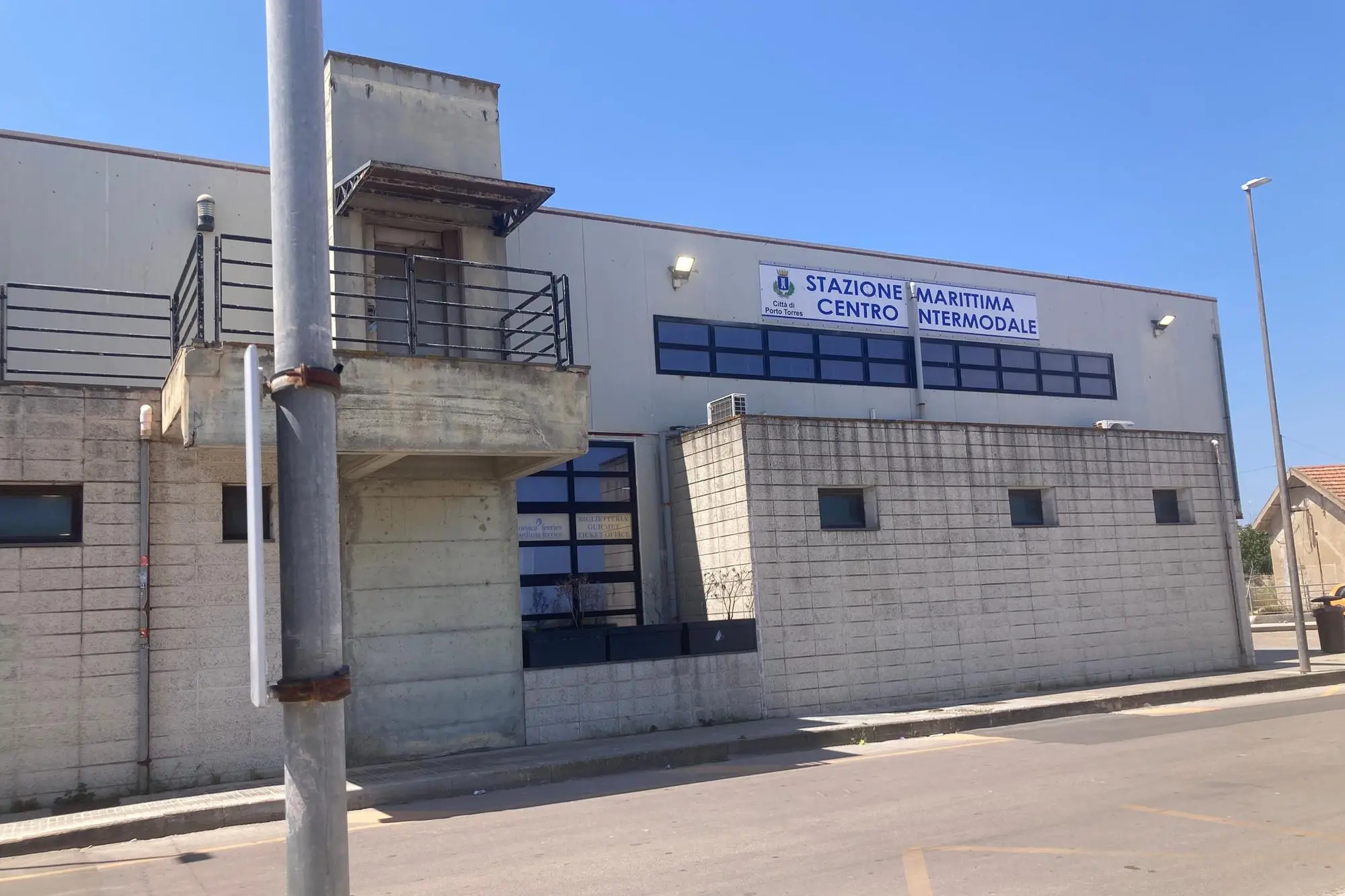 La stazione marittima di Porto Torres (foto Pala)