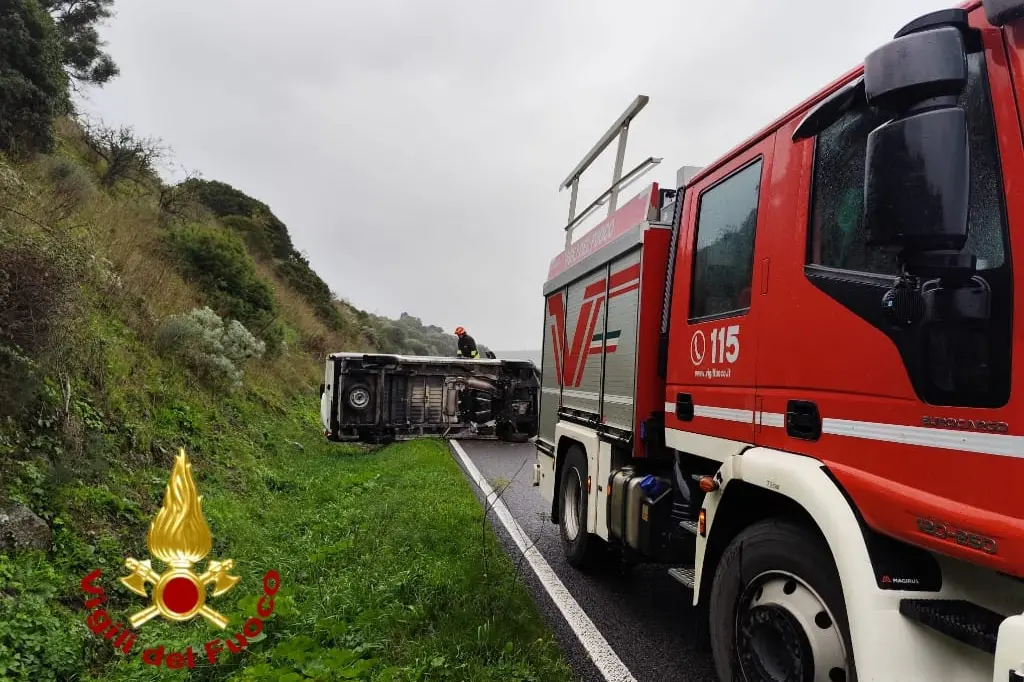 L'incidente (foto vigili del fuoco)