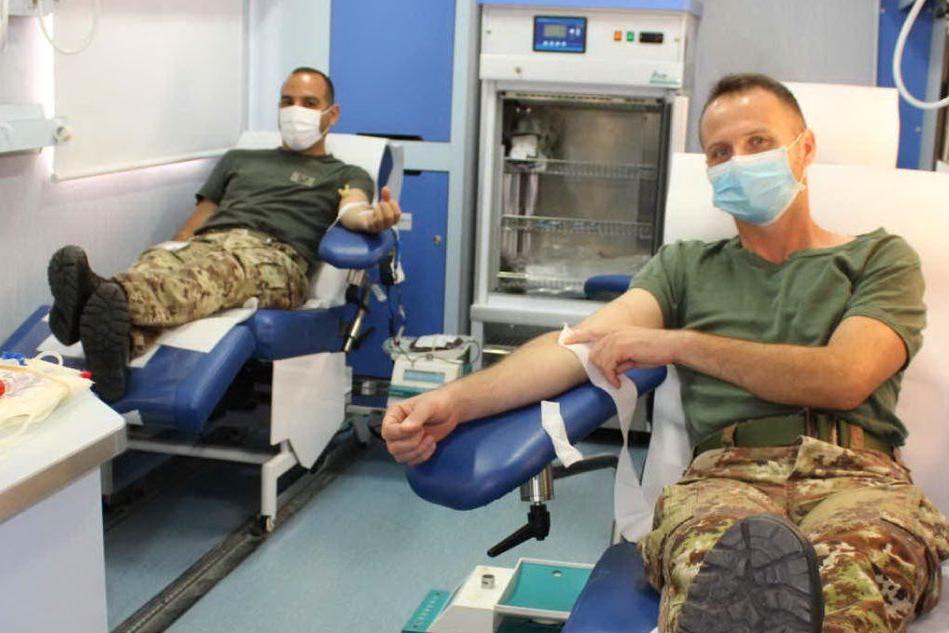 Cagliari, il grande cuore dei militari: donate 180 sacche di sangue per i bimbi talassemici