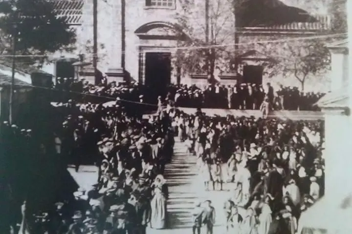 Un'antica processione a Cabras (foto dell'associzione "A sa Cabrarissa")
