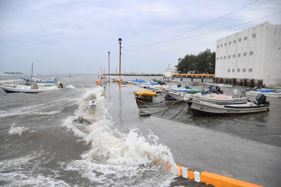 Le coste di Veracruz, sferzate dall'uragano Grace (Ansa)