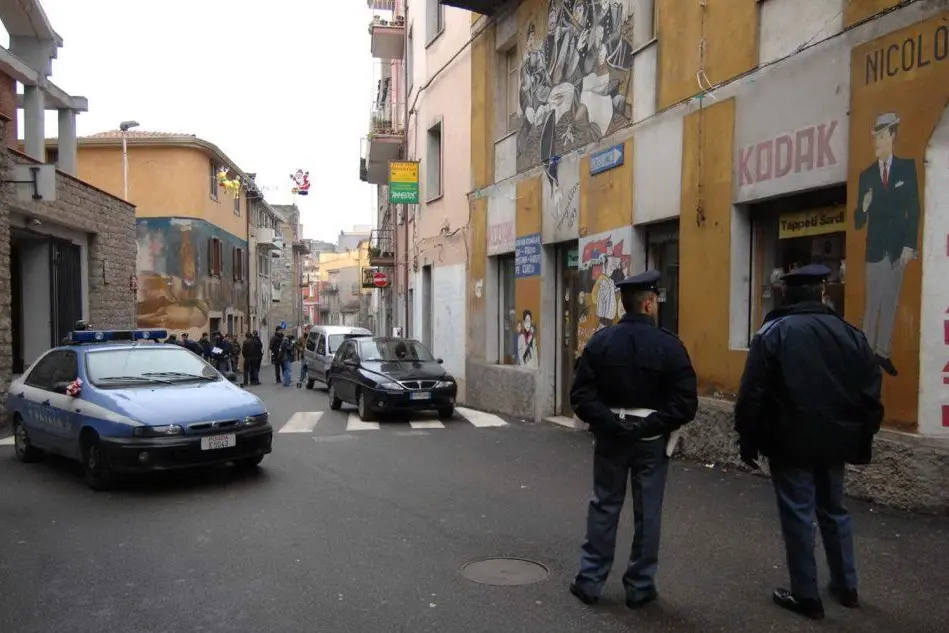 Polizia a Orgosolo in una foto d'archivio