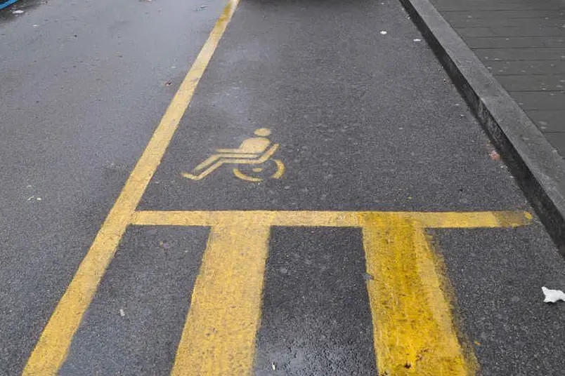 Un parcheggio riservato ai disabili