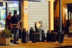 La rivendita dov'è espolosa la bombola (Foto Alessandra Chergia)