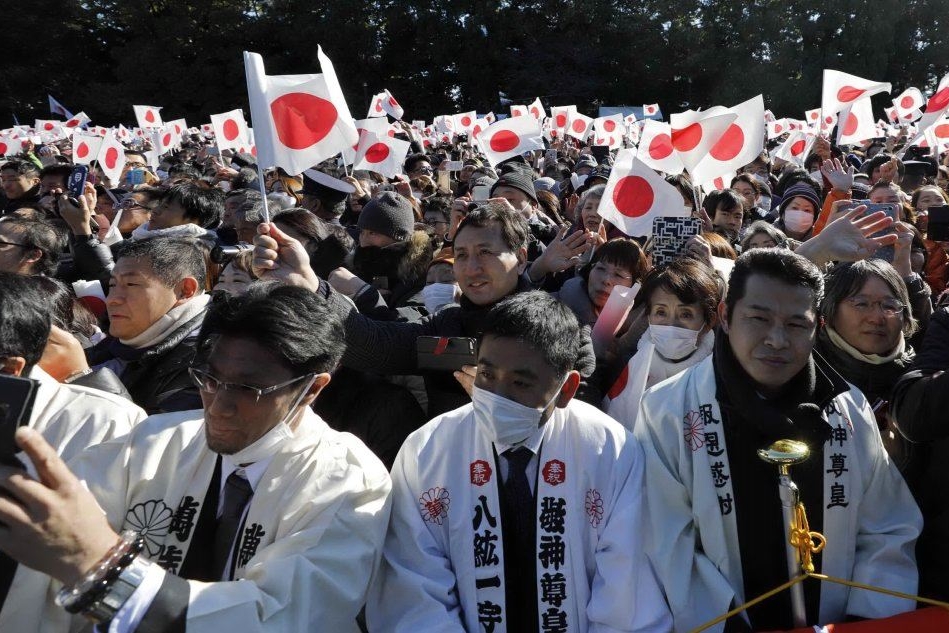 Centocinquantamila giapponesi hanno salutato Akihito