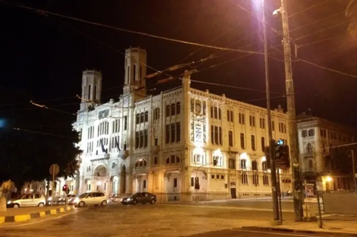 Il municipio di Cagliari (Ansa)