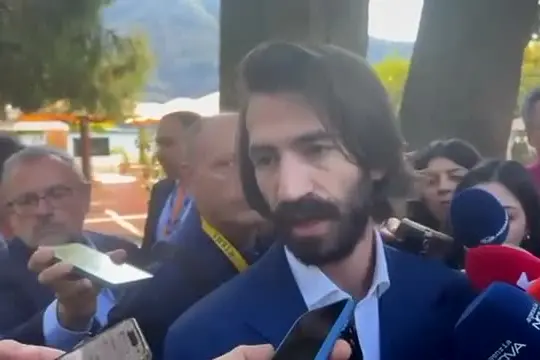 Essilux, Del Vecchio Jr: auspico cambio strategia, ha perso 50% in Borsa