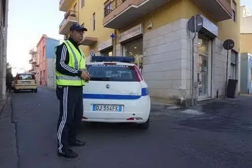 Uno dei vigili senza divisa