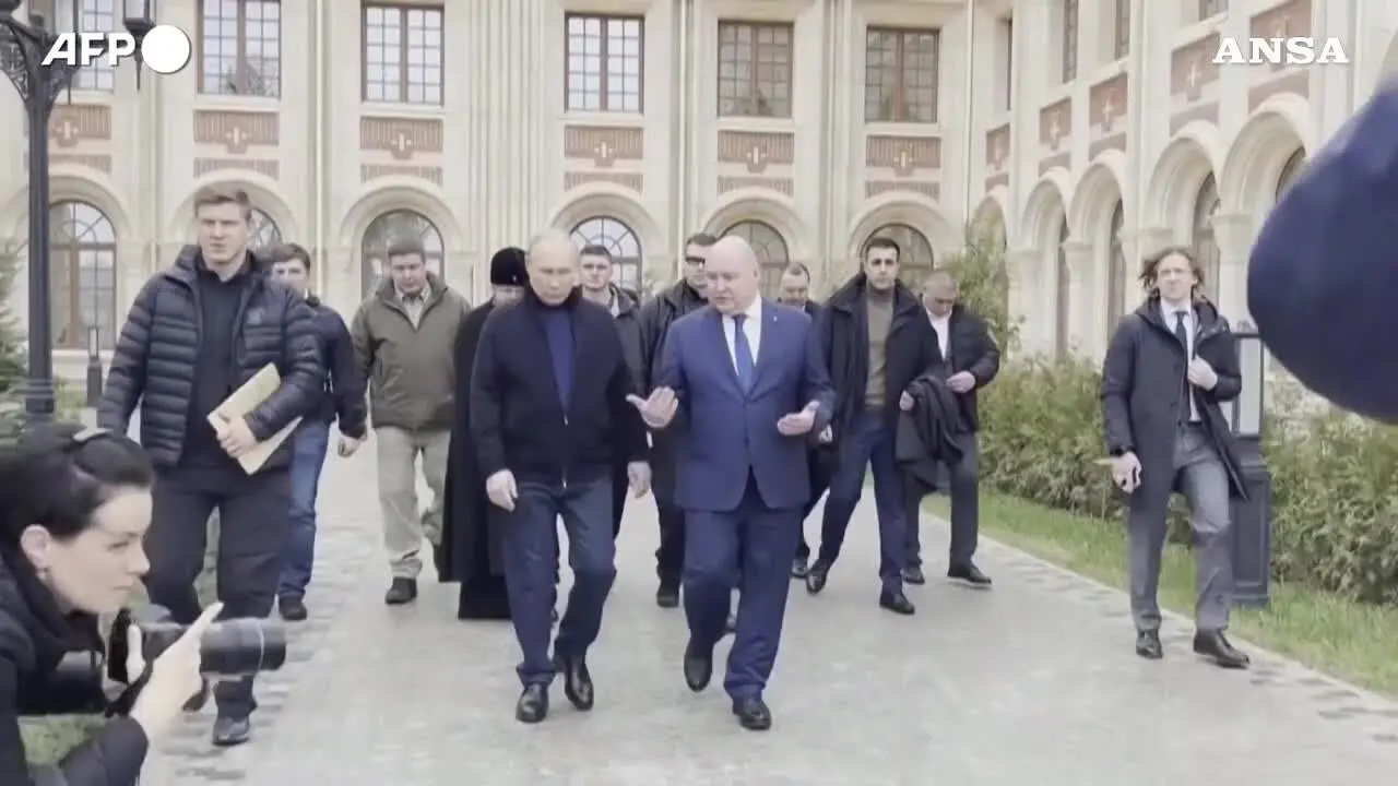 Ukrainian drone with 450 kilos of TNT in Crimea, Russian tanker damaged ...