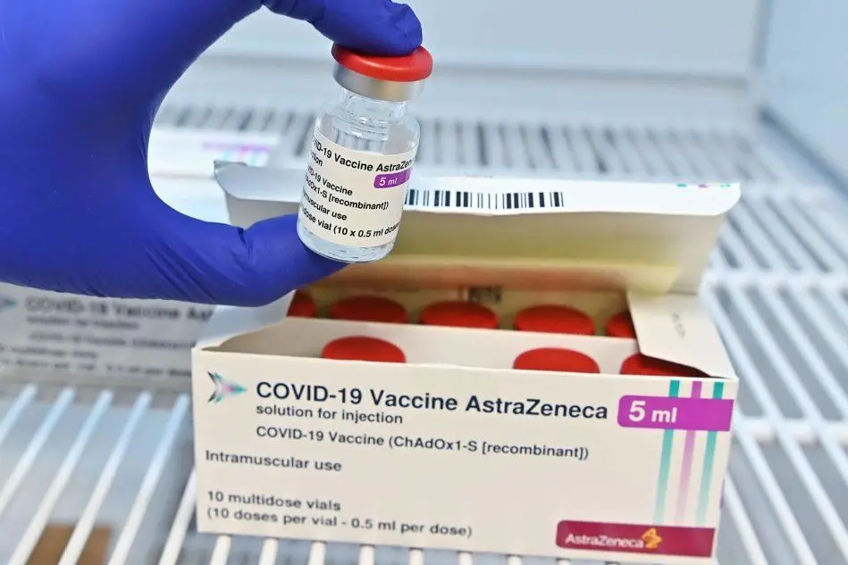 Il vaccino AstraZeneca (Archivio L'Unione Sarda)