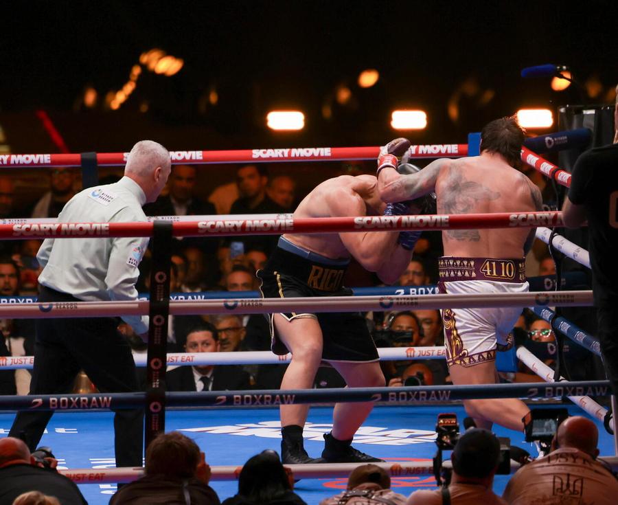 Usyk batte Verhoeven dubbi sul Ko tecnico