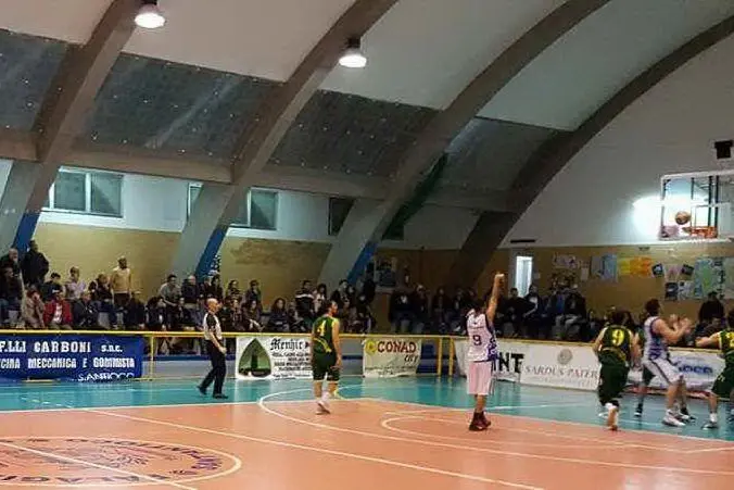 Un'immagine di Sulcis Spes-Scuola Basket Cagliari