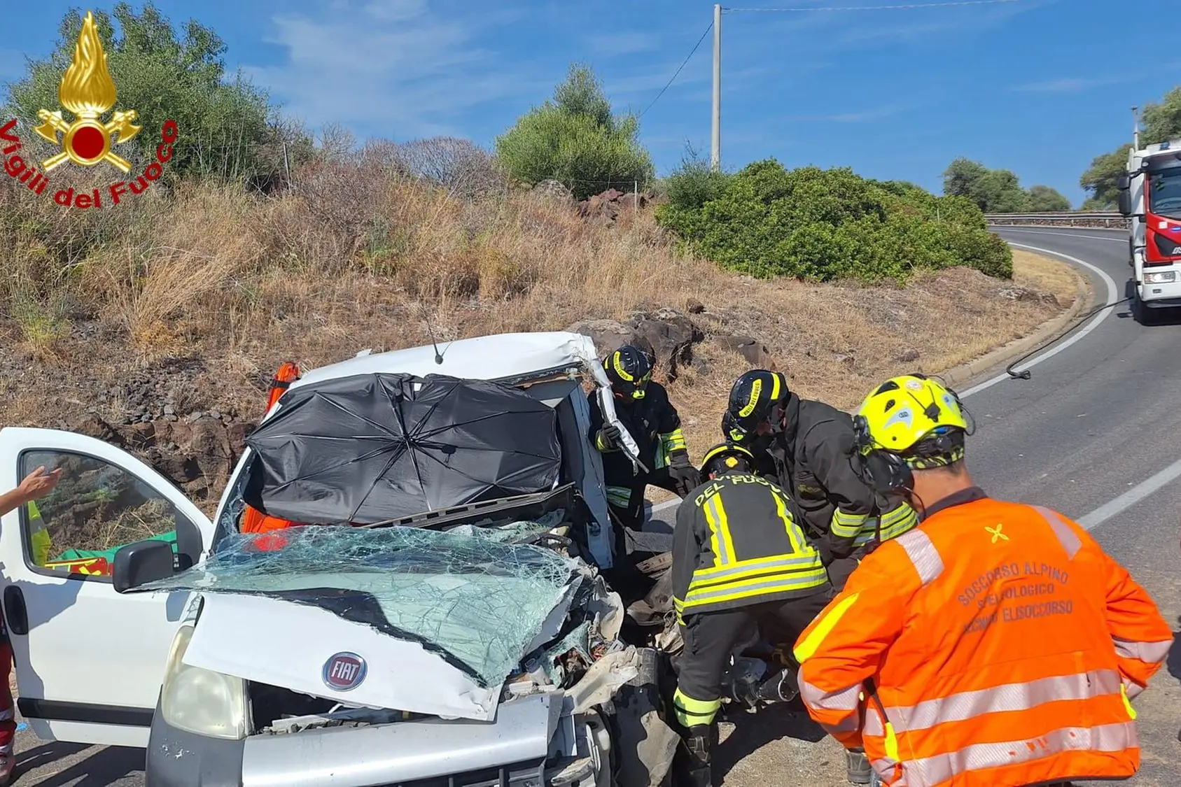 L'incidente (foto Vigili del fuoco)