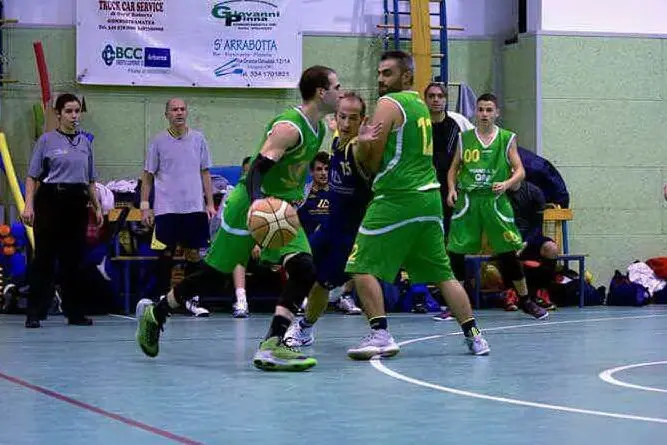 In primo piano Fabrizio Piras del Basket Mogoro