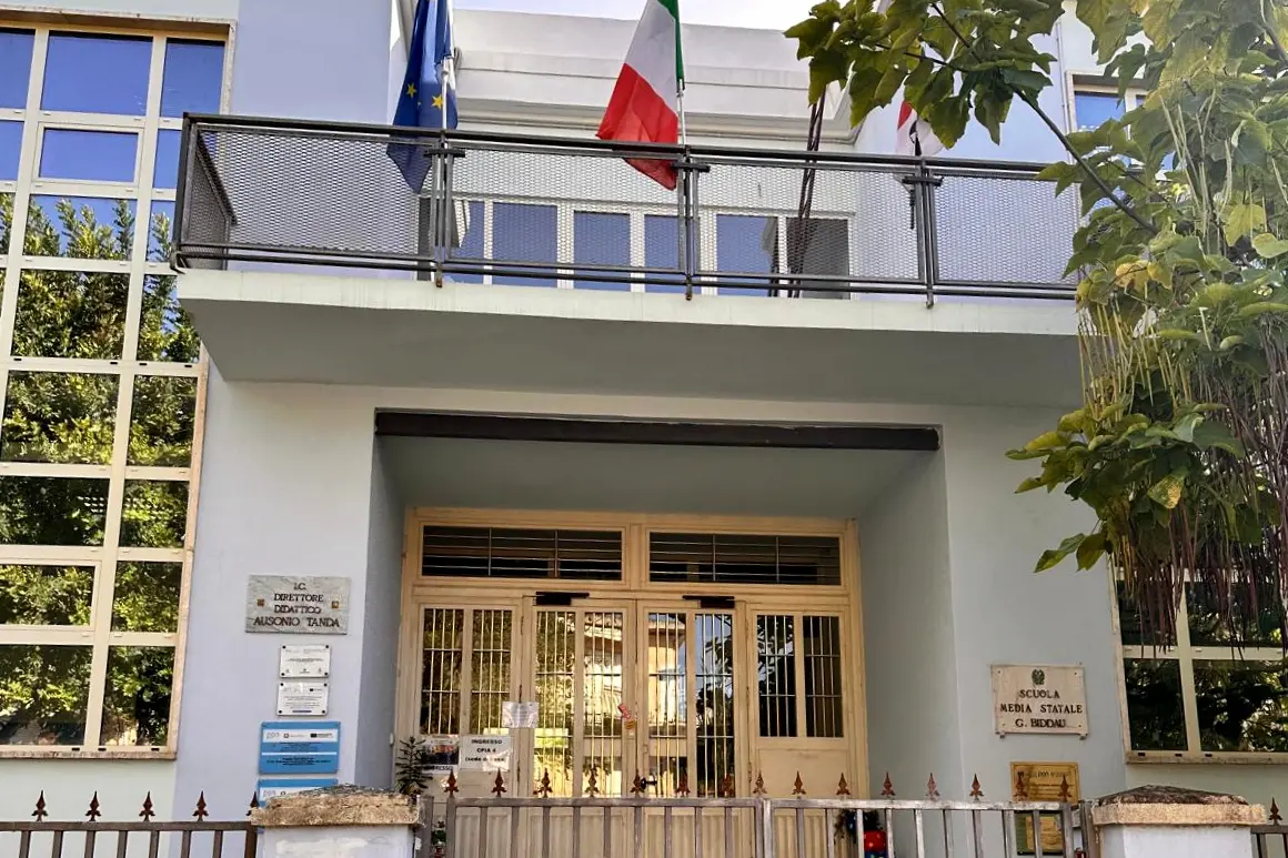 Scuola media Biddau in via Giovanni XXIII (foto Corrias)