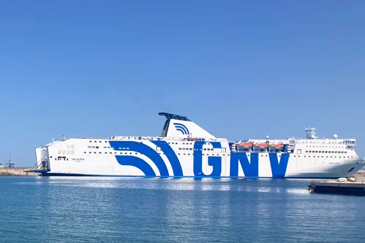 La nave Gnv Allegra a Porto Torres (foto Pala)