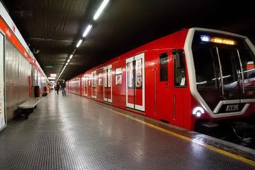 Metropolitana rossa a Milano (Archivio L'Unione Sarda)