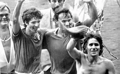Gli azzurri dopo la vittoria in semifinale contro la Polonia (2--0)