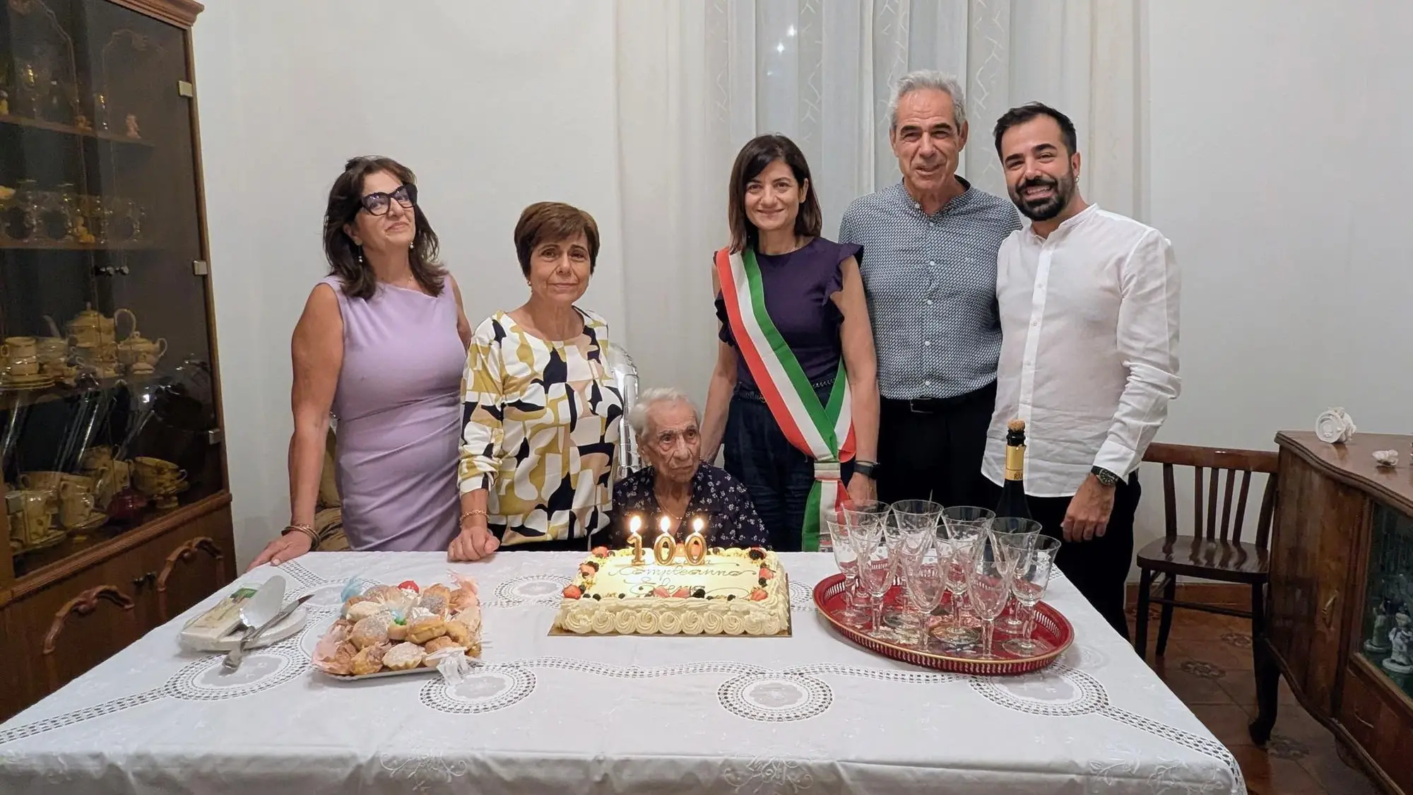 https://immagini.unionesarda.it/version/c:ZGY2ZTBiMTAtNWY2Mi00:MTNjZTMyZDQtNGUwMS00/image.webp?f=16:9